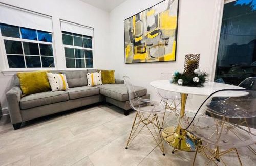 Navarre House | Fab lil home Central to all NOLA/near City Park