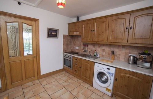 Aughris Apartment | Fab Location - Annex of Beach House Aughris - Perfect for Singles/Couples