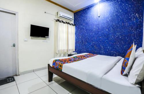 Agra Bed & Breakfast | FabExpress Grand Resort