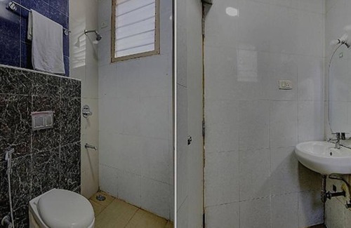 Vadapalani Hotel | Fabexpress I5 Boutique