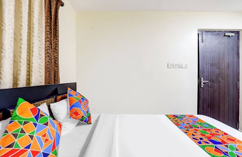 Vadapalani Hotel | FabExpress Karuna Regent