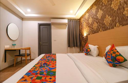 Delhi Hotel | FabExpress La Serene - Near Yamuna Sports Complex