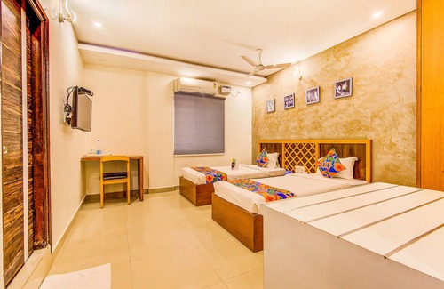 Marathahalli Hotel | FabExpress Mayuri Residency