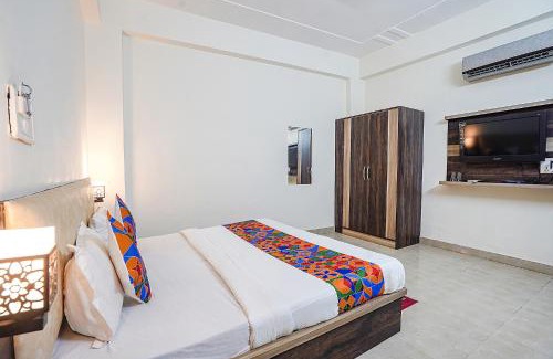 Taj Ganj Hotel | FabExpress PS Villa