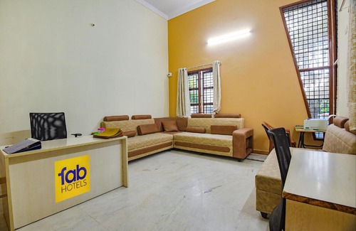 HSR Layout Hotel | FabExpress Ravikeethis Service Apartment