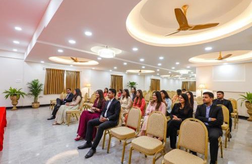 Shivaji Nagar Hotel | FabExpress Sathya Comforts - Nr Commercial Street