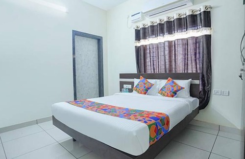 Vandavasi Hotel | Fabexpress Srinivasan Apartment