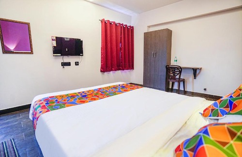 Vadanemelli Hotel | FabExpress The Magnum Inn