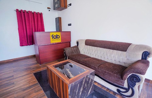 Vadanemelli Hotel | FabExpress The Magnum Inn