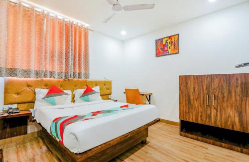 Kanpur Hotel | FabExpress The Mall Inn