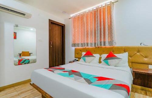 Kanpur Hotel | FabExpress The Mall Inn