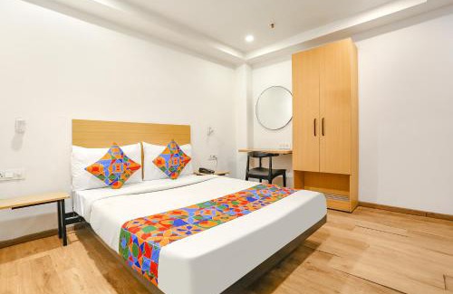 Delhi Hotel | FabHotel Blusky