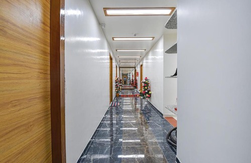 Ahmedabad Hotel | FabHotel Dev Palace