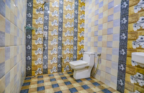 Varanasi Hotel | Fabhotel Kriti Green