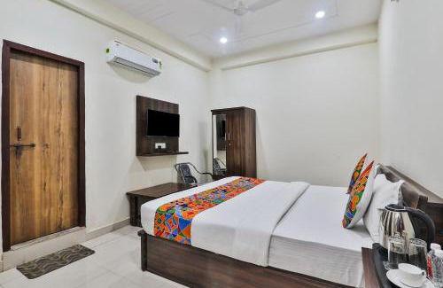 Gomti Nagar Hotel | FabHotel Lucknow Inn