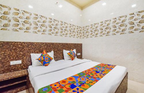 Vrindavan Hotel | FabHotel Maa Gayatri Sadan - Nr Pram Mandir Shree Banke Bihari Temple