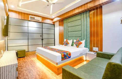 Vadodara Hotel | FabHotel Max