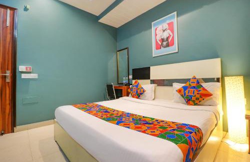 Sector 15 Hotel | FabHotel Maxx Inn