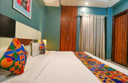 Sector 15 Hotel | FabHotel Maxx Inn