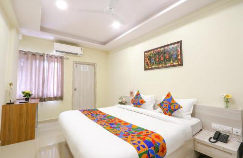 Secunderabad Hotel | FabHotel Metro - Nr Secunderabad Railway Station