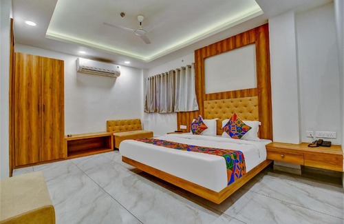 Kolar Road Hotel | FabHotel Prime Purple Orchid