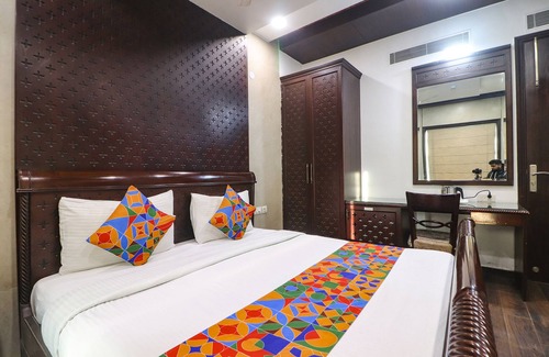 New Delhi Hotel | Fabhotel Prime Zewarat Inn