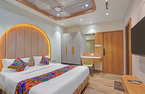 Ahmedabad Hotel | Fabhotel Raj Palace I