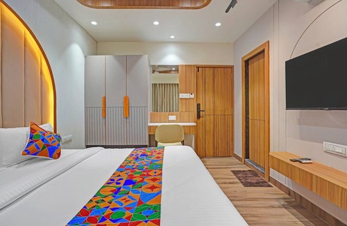 Ahmedabad Hotel | Fabhotel Raj Palace I
