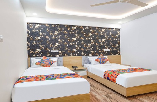 Lakshminarayana Pura Hotel | FabHotel Redmoon Suites - Near Brookefield/Marathahalli Bridge