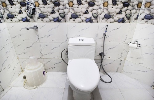 Anand Vihar Hotel | FabHotel Sky Suites Karkardooma