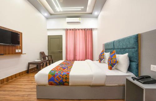 Allahabad Hotel | FabHotel Villa The Suites - Nr Prayagraj Junction