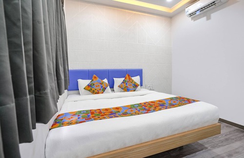 Surat Hotel | Fabhotel Vrundavan