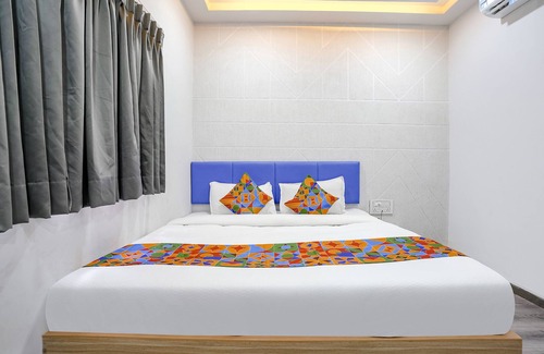Surat Hotel | Fabhotel Vrundavan