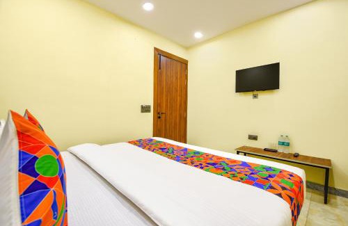 Delhi Hotel | FabHotel Yash Residency - Yamuna Sports Complex