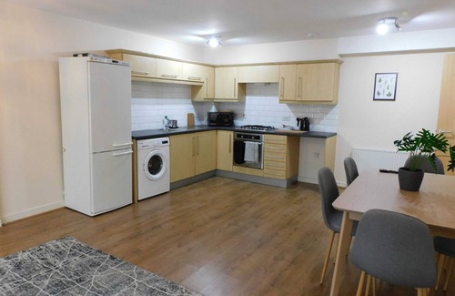Glasgow Apartment | Fabulous, 2 bed apt, 10 mins from City Centre