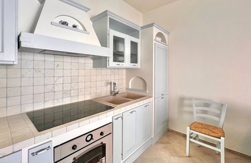 Varigotti Apartment | Fabulous 2-bedroom apartment with AC and heating in Varigotti, Italy