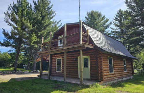 Lake City Cabin | Fabulous 2-bedroom cabin in the woods