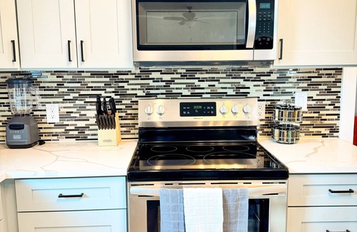 Riverside House | Fabulous 3 Bedroom Home Great option for a Family vacation Near SA Downtown