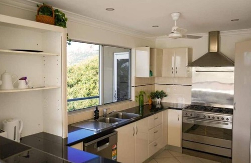 North Ward Apartment | Fabulous 3Bed 2Bath With Stunning Views-The Strand