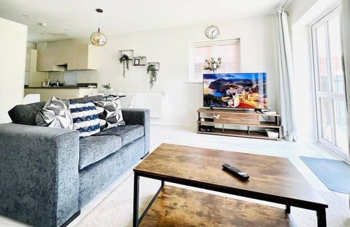 Wolverton Apartment | Fabulous 3Bed House Milton Keynes