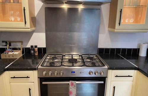 Manchester House | Fabulous 4 Bedroom Home in Manchester
