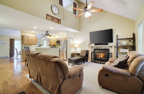 Lackawaxen House | Fabulous 4-bedroom house with AC in Lackawaxen