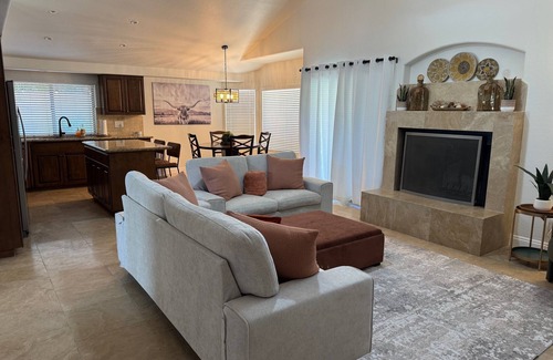 Paradise Valley Village House | Fabulous 4-bedroom house with pool in Scottsdale