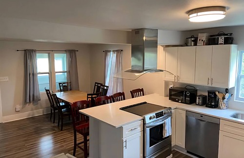 Lake Geneva House | Fabulous 4-bedroom house near downtown Lake Geneva!