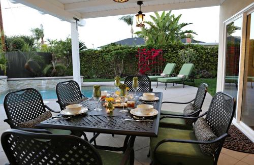 Orange House | Fabulous 6 bedroom (3 master suites), 4 bath pool w/Jacuzzi home