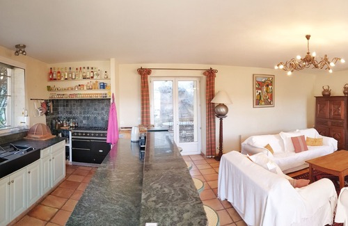 Lambesc House | Fabulous 7 bedroom 18 century Mas - Heated Pool. Pet friendly, 25 mins Aix en P