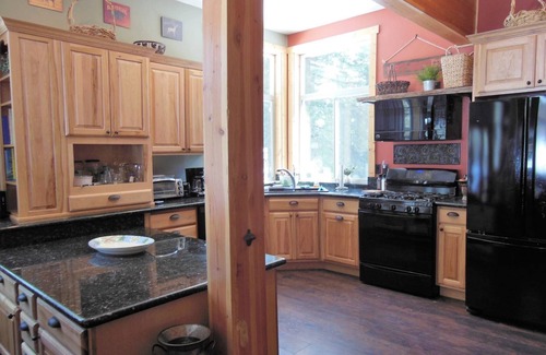 Garden Valley Cabin | Fabulous ADA Accessible Cabin Nestled int he Pines with Private Hot Tub!
