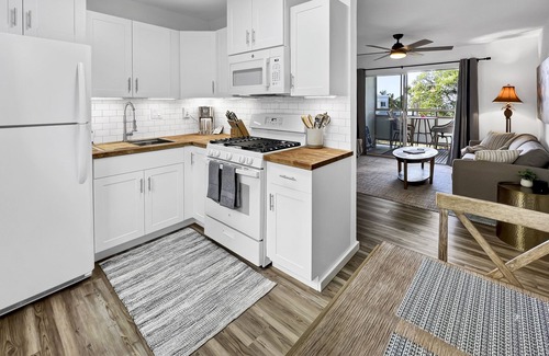 Historic Kailua Village Condo | Fabulous central location! Walk to restaurants, grocery store, and many beaches.