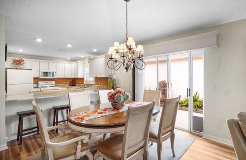 Sabal Chase Villa | Fabulous Courtyard Villa 1 mile to Sumter Landing