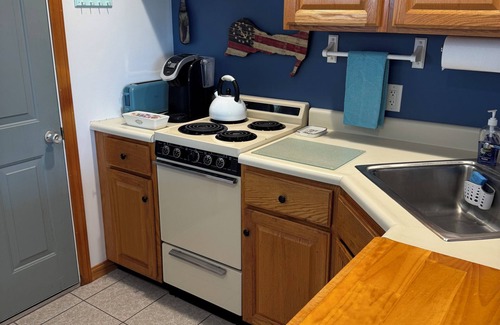 North Truro Condo | Fabulous Fall Find. Book Sept now! —Beautiful breezy beach getaway in N. Truro
